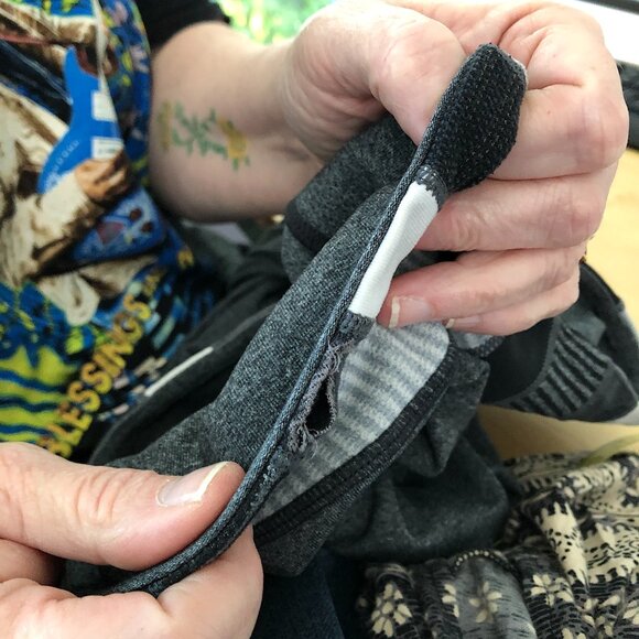 vintage LULULEMON Mid-Rise Yoga Pants slight bootcut legging Pocket Gray 8 - Picture 10 of 10